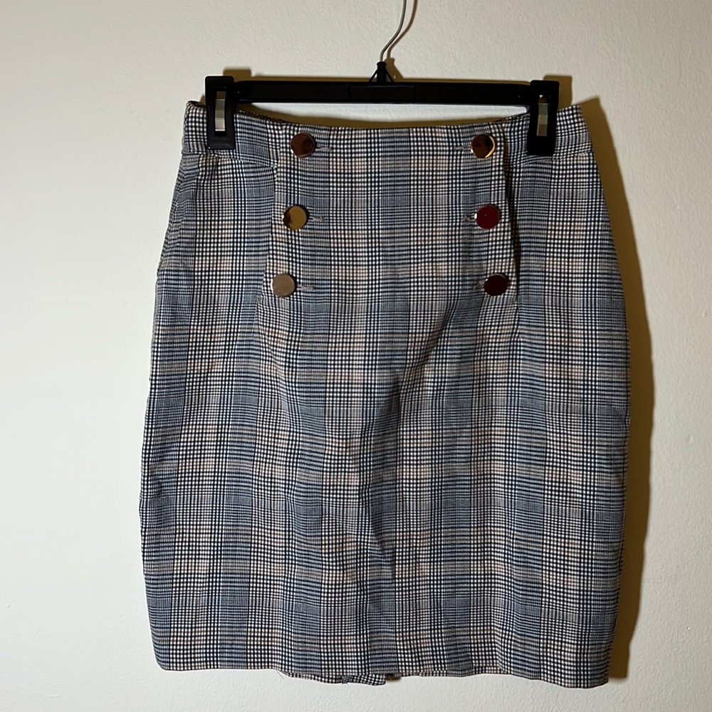H&M brown plaid skirt with gold buttons | Size 4